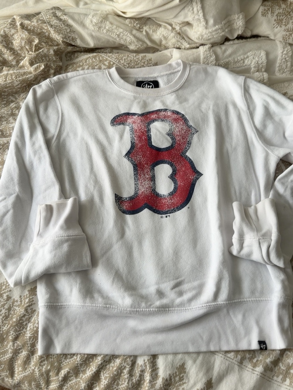 Women's White Crewneck Sweatshirt with Red Boston red sox 'B' Graphic by '47